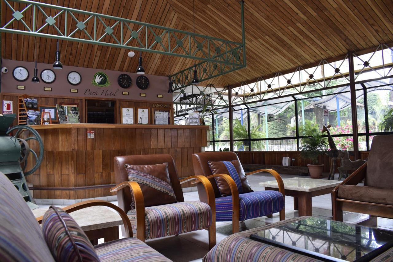 Park Hotel Santa Cruz Verapaz エクステリア 写真